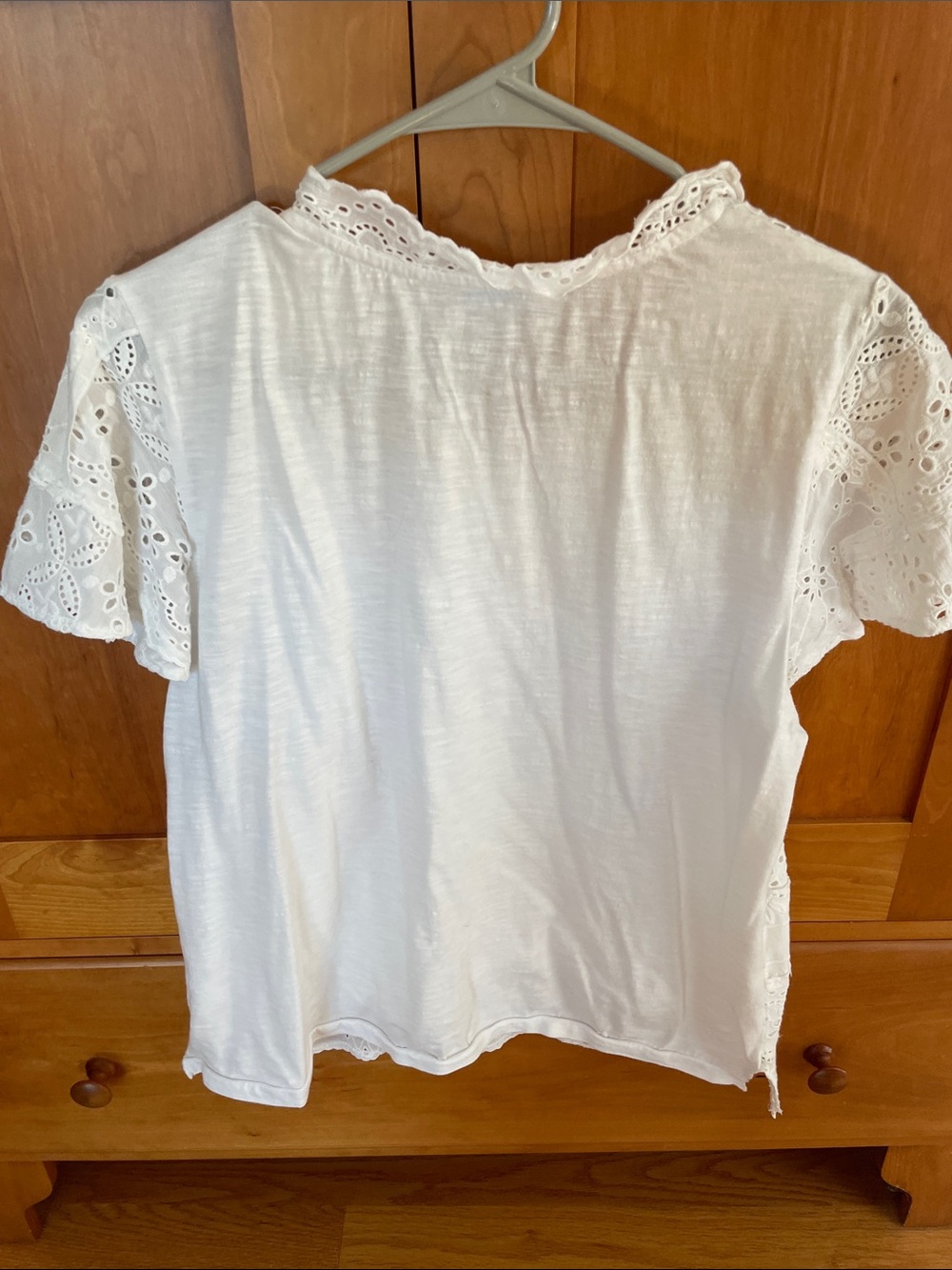 Sundance White Eyelet Patchwork Short Sleeve Tee - Picture 3 of 3
